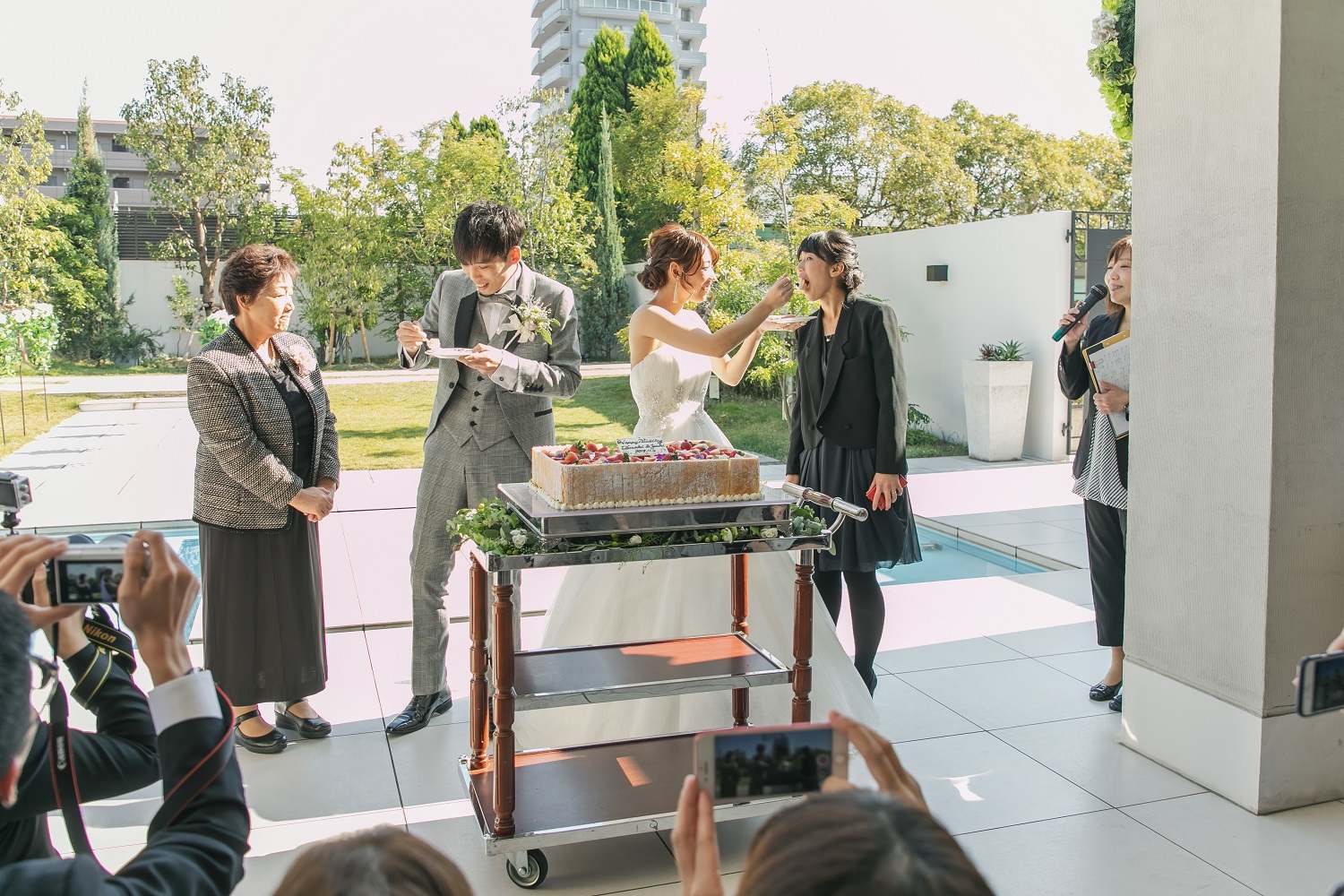 香川県の結婚式場アイスタイルでウエディングケーキ