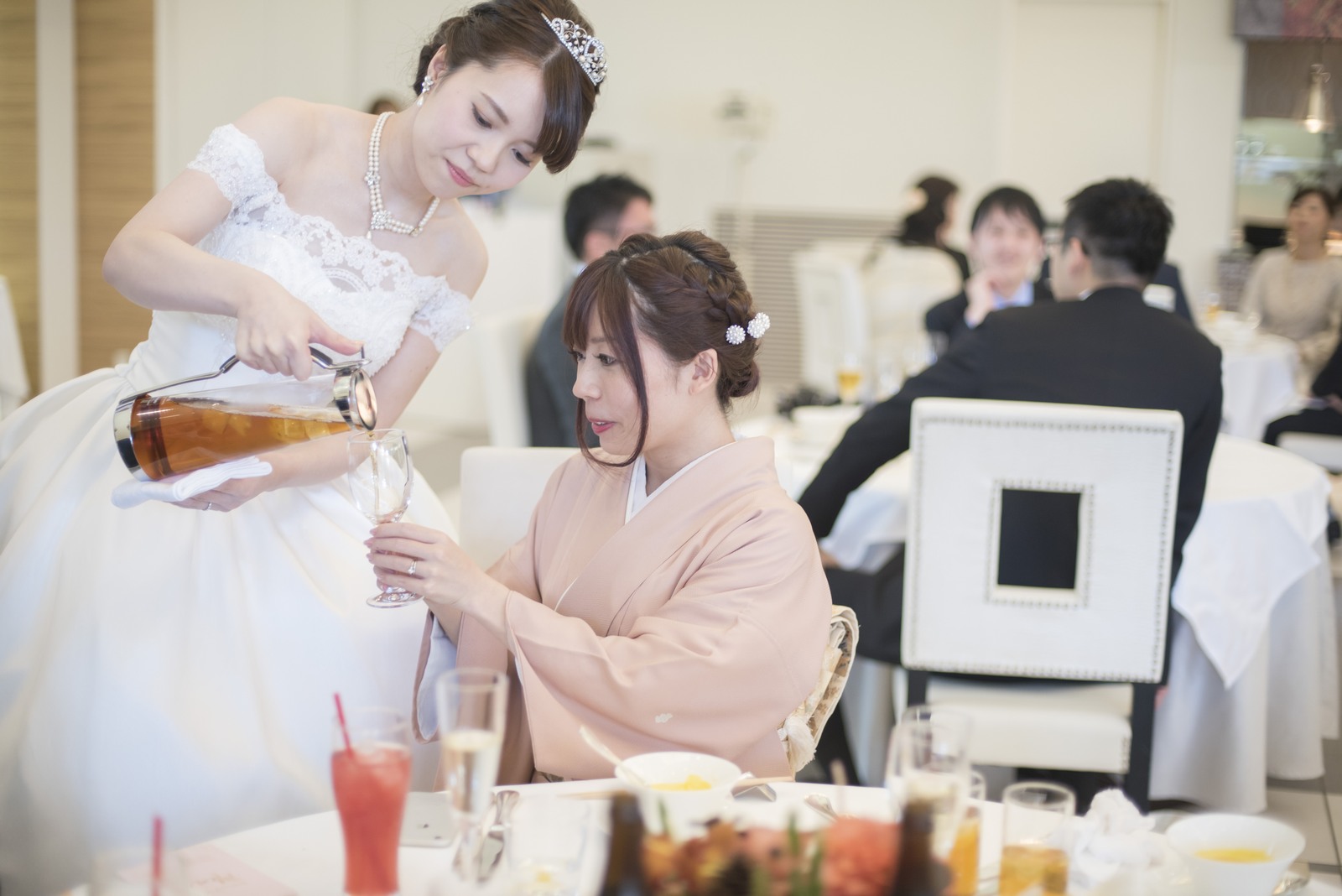 香川県の結婚式場シェルエメール＆アイスタイルでドリンクサービス