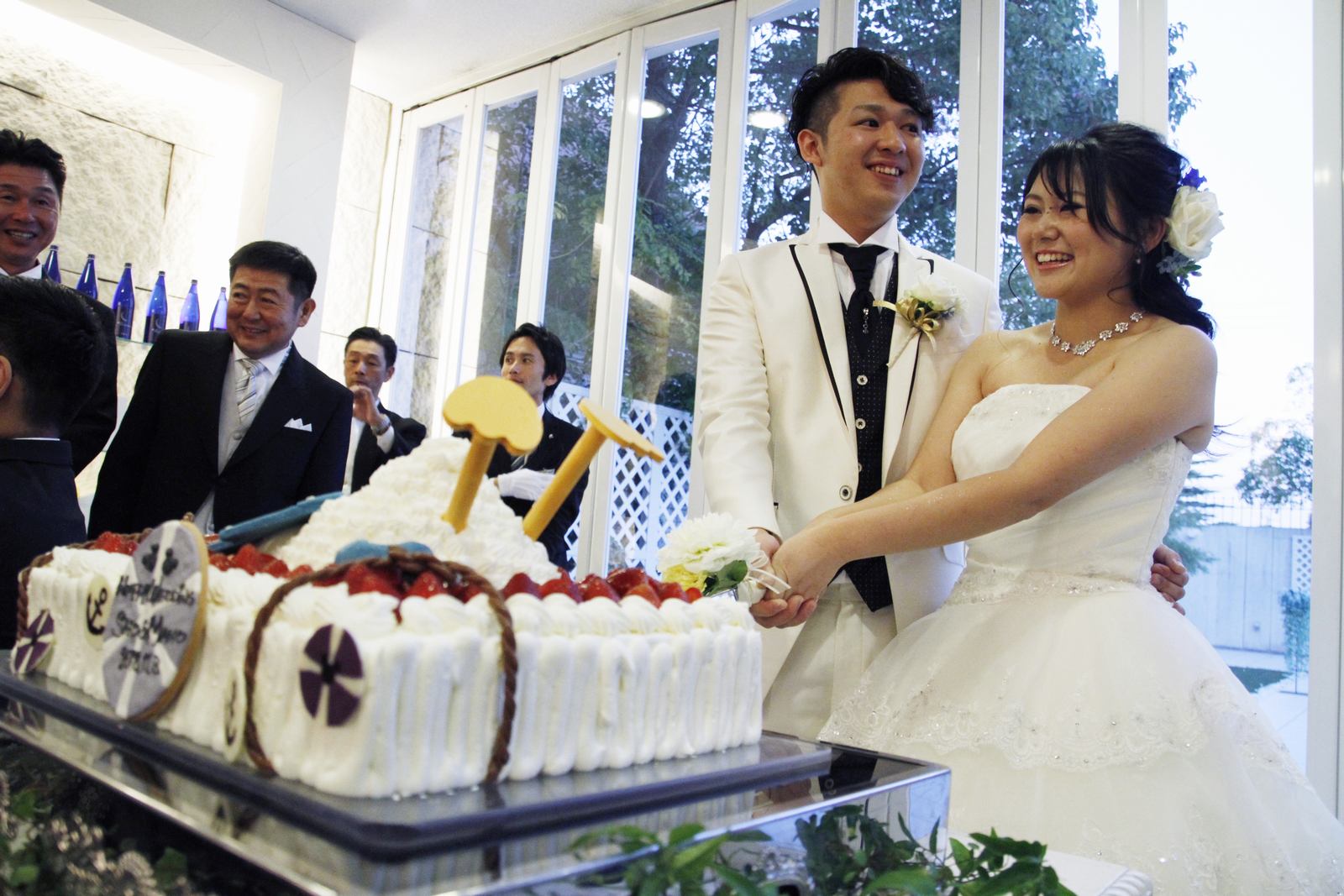 香川県の結婚式場シェルエメール＆アイスタイル　ケーキ入刀