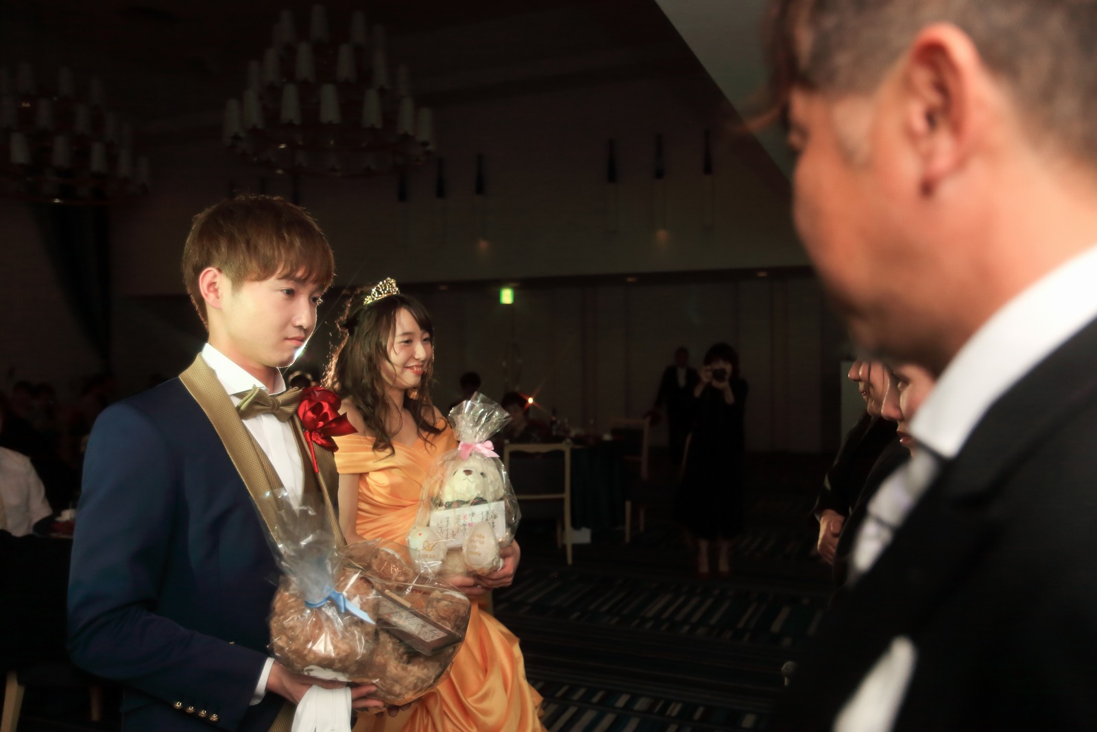 香川の結婚式場シェルエメール&アイスタイル　記念品贈呈