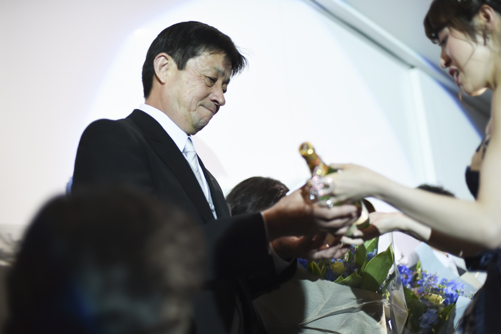 香川県の結婚式場シェルエメール＆アイスタイル　記念品贈呈