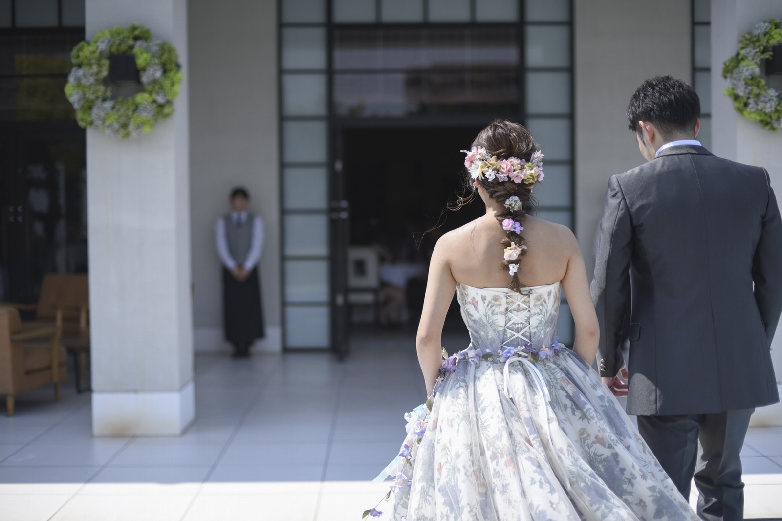 香川県の結婚式場のシェルエメール＆アイスタイルのガーデン入場