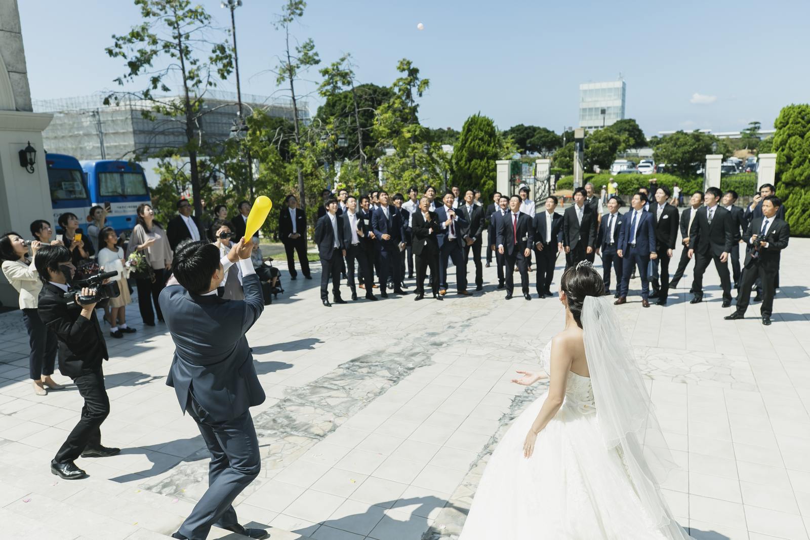 香川県の結婚式場シェルエメール&アイスタイル　野球ボールトス
