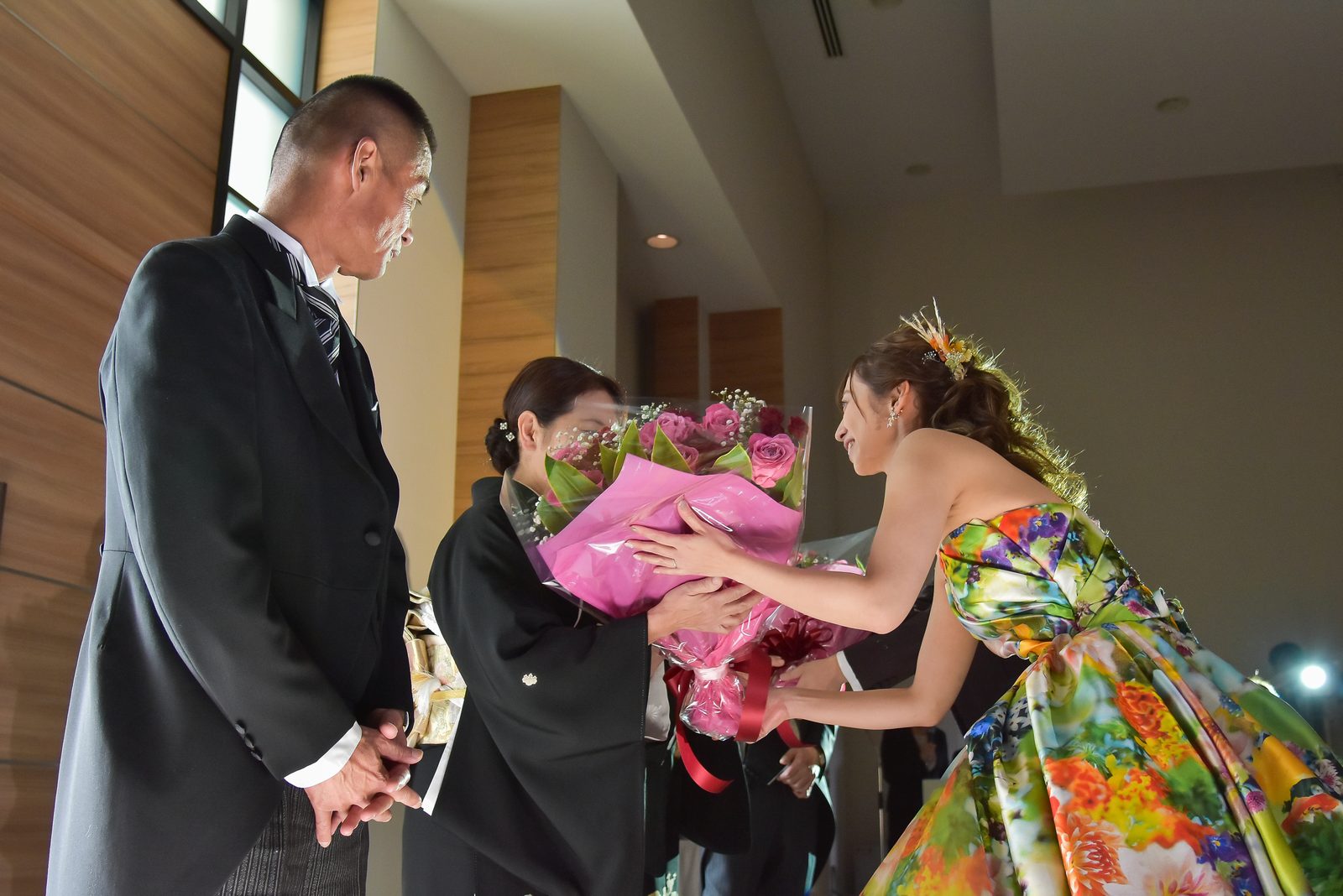 香川県の結婚式場シェルエメール＆アイスタイルの花束贈呈