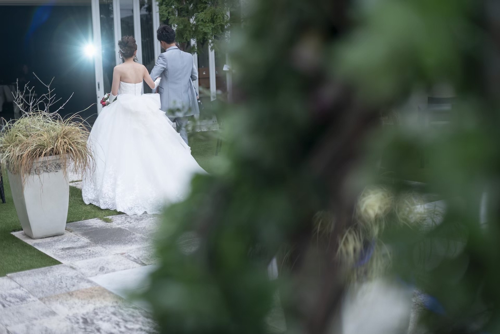 香川県の結婚式場シェルエメール＆アイスタイルのガーデン入場