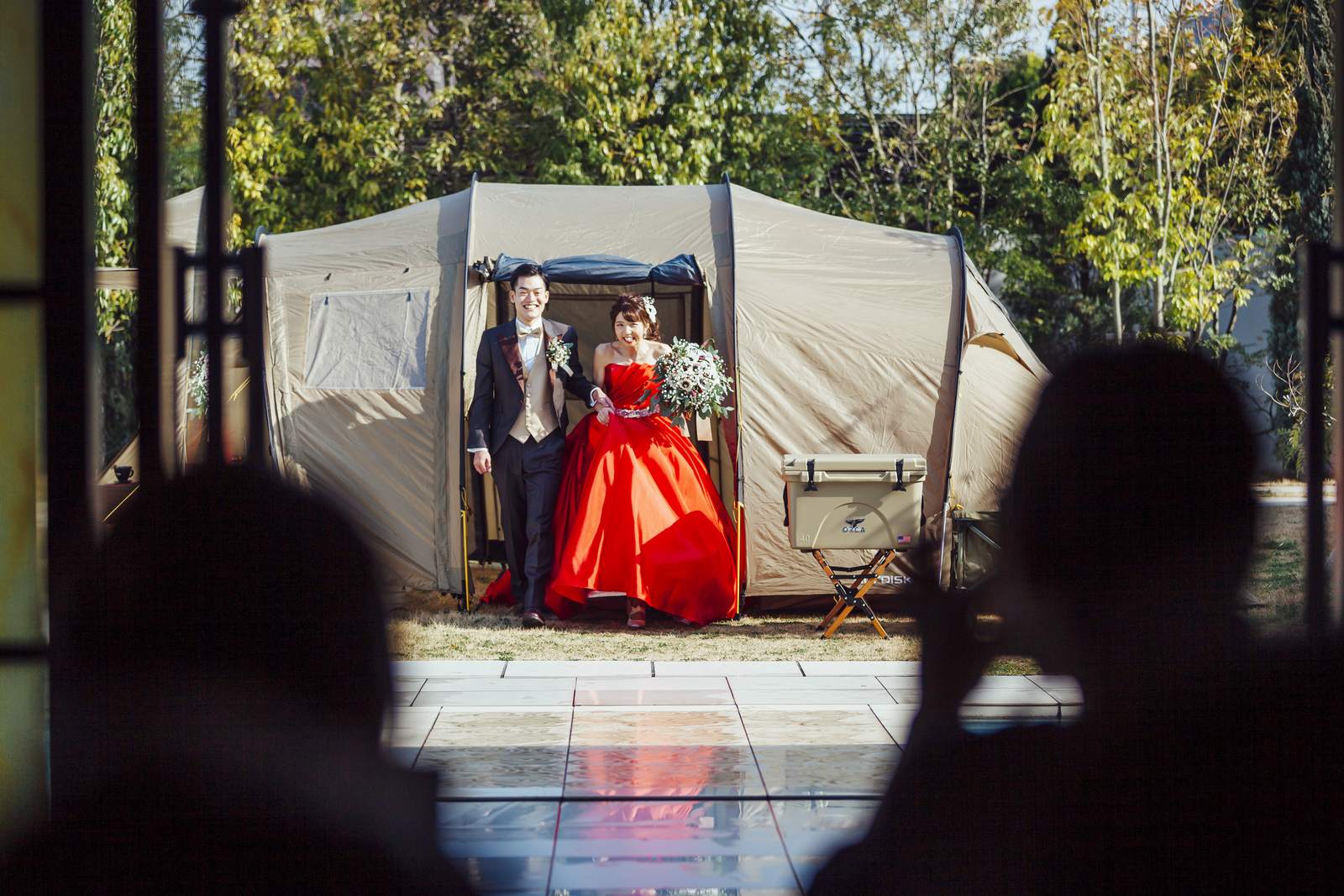 香川県の結婚式場シェルエメール＆アイスタイルのテント入場