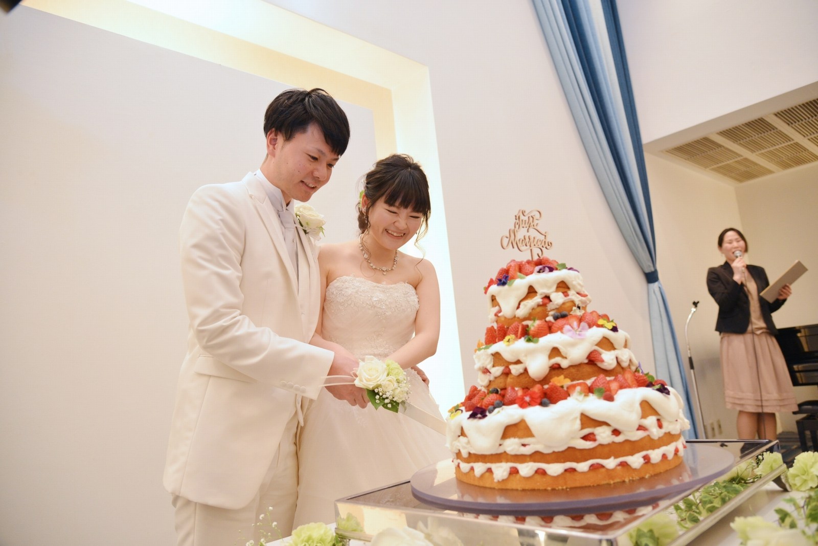 香川県の結婚式場シェルエメール＆アイスタイルのウエディングケーキ入刀