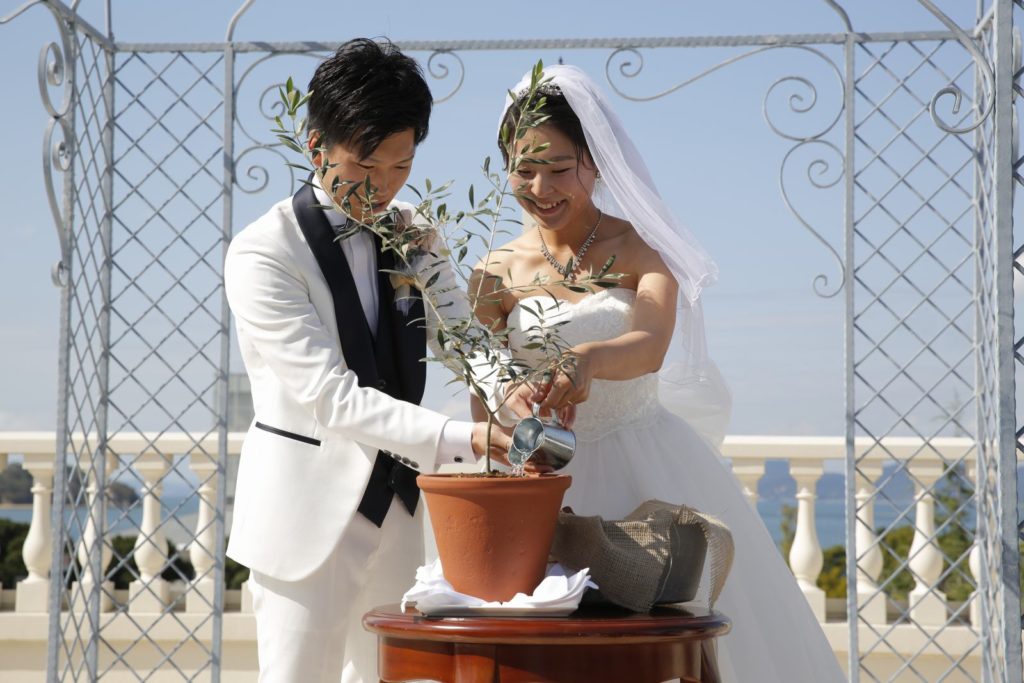 香川県の結婚式場シェルエメール＆アイスタイル　ルーフテラス挙式