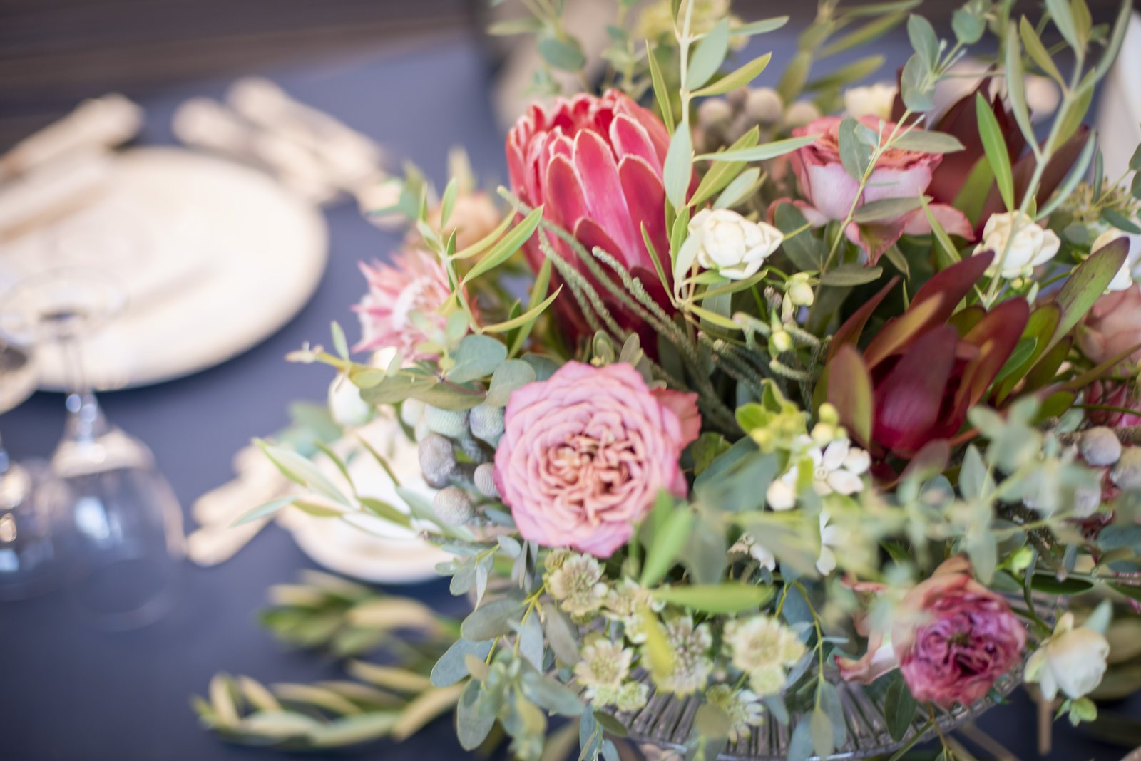 香川県の結婚式場シェルエメール&アイスタイルのゲストテーブル装花