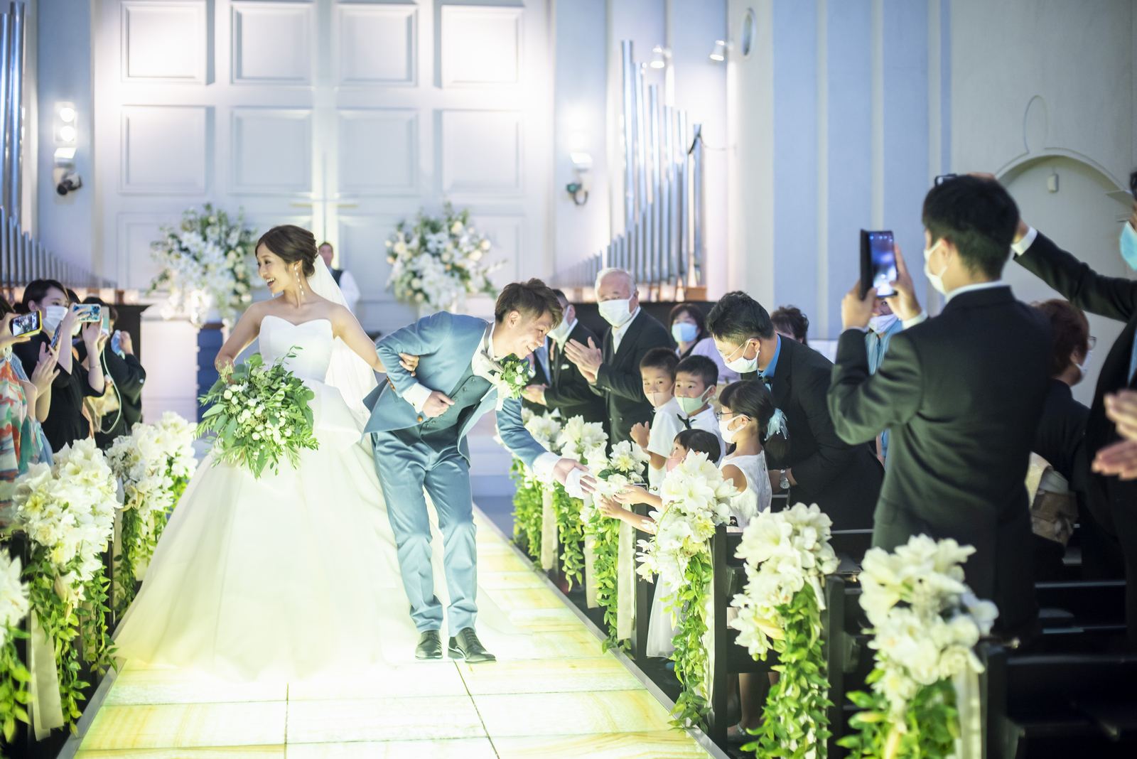 香川県の結婚式場シェルエメール&アイスタイルの挙式退場