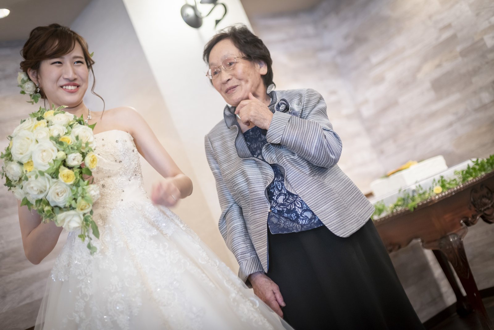 香川県の結婚式場シェルエメール&アイスタイルのお色直し退場