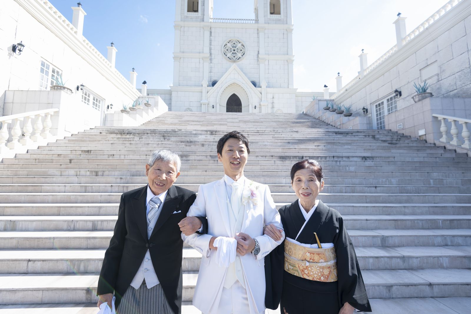香川県の結婚式場シェルエメール＆アイスタイルの家族写真