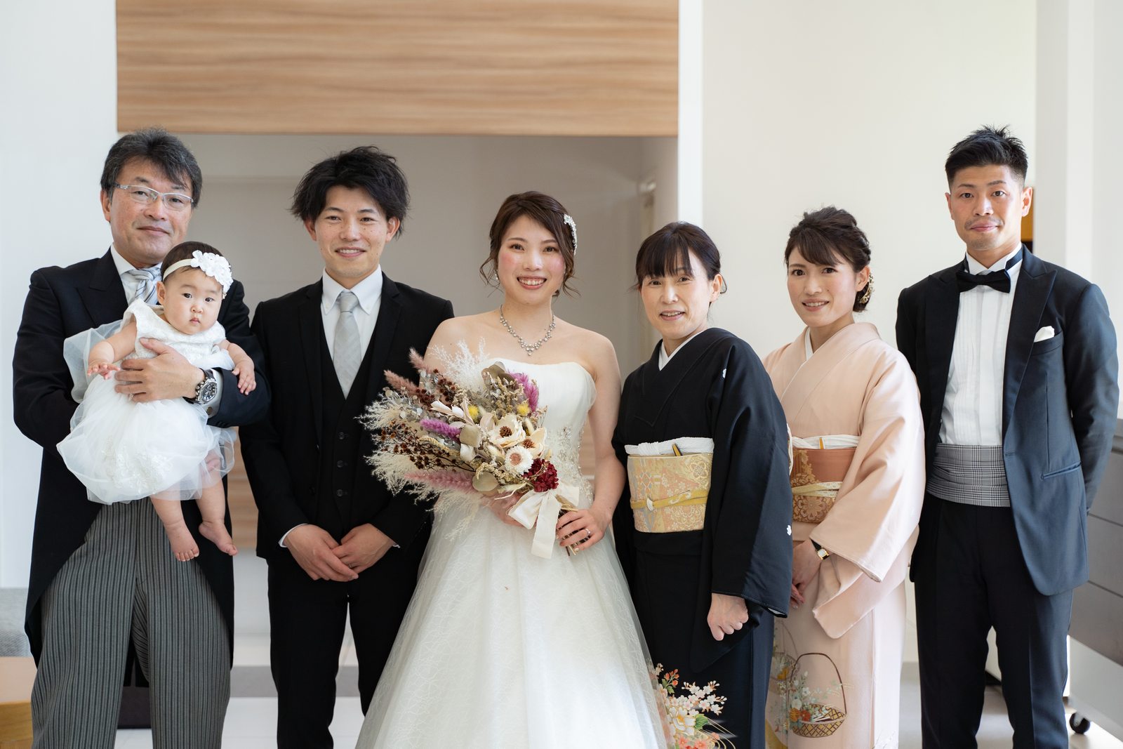 香川県宇多津町の結婚式場シェルエメール＆アイスタイル　家族集合写真