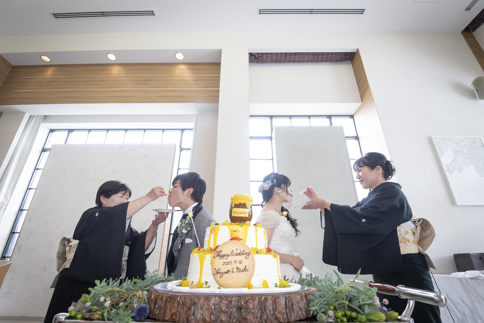 香川県宇多津町の結婚式場シェルエメール＆アイスタイル　ファーストバイト　ウエディングケーキ