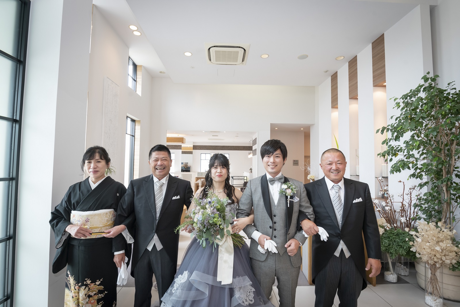 香川県宇多津町の結婚式場シェルエメール＆アイスタイル　親族集合写真