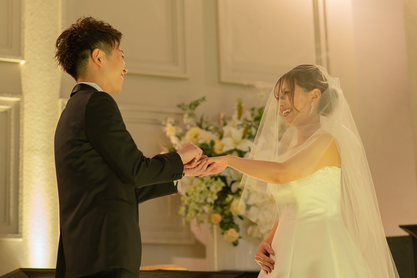 香川県宇多津町の結婚式場シェルエメール＆アイスタイル　指輪の交換