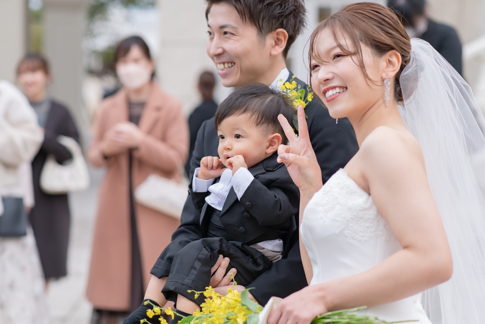 香川県宇多津町の結婚式場シェルエメール＆アイスタイル　大階段　ファミリーウエディング