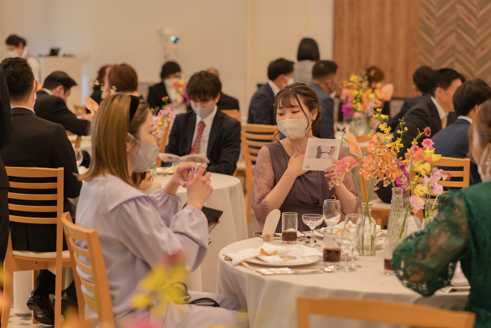 香川県宇多津町の結婚式場シェルエメール＆アイスタイル　披露宴前のゲスト